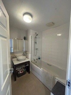 8 Killick Road, Westvale Park, Horley, Surrey