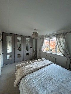 8 Killick Road, Westvale Park, Horley, Surrey