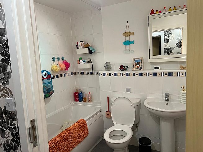 80 Hollybrook Park, Bristol, Bristol