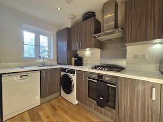 Thomas Walters Way, Horley