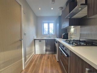 Thomas Walters Way, Horley