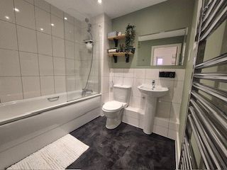 Thomas Walters Way, Horley