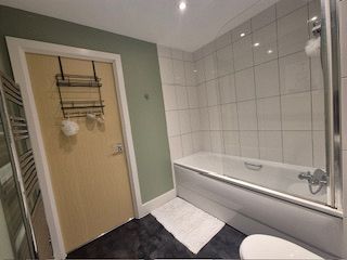 Thomas Walters Way, Horley