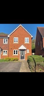 Thomas Walters Way, Horley