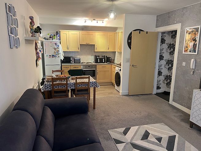 80 Hollybrook Park, Bristol, Bristol