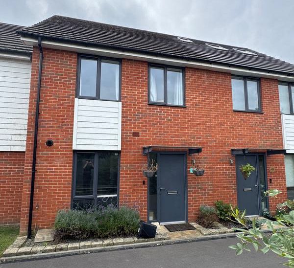 47 Robert Parker Road, Reading