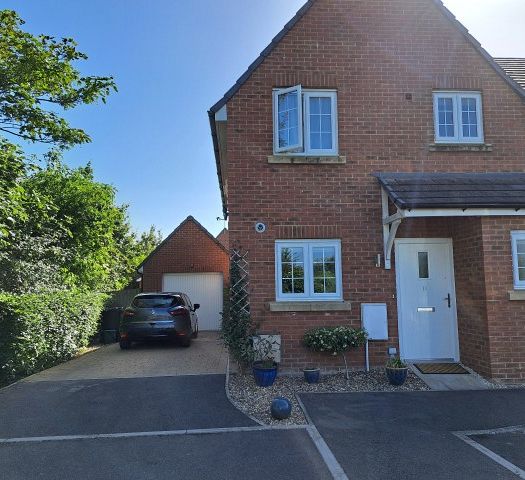 11 Queen's Crescent , Shrivenham